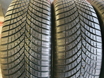 215/60R17 Goodyear Vector 4Seasons para opon całoroczne nowe 7166