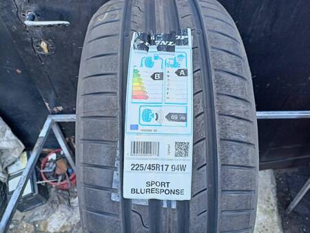 225/45R17 Dunlop Sport BluResponse opona pojedynka lato nowa P721